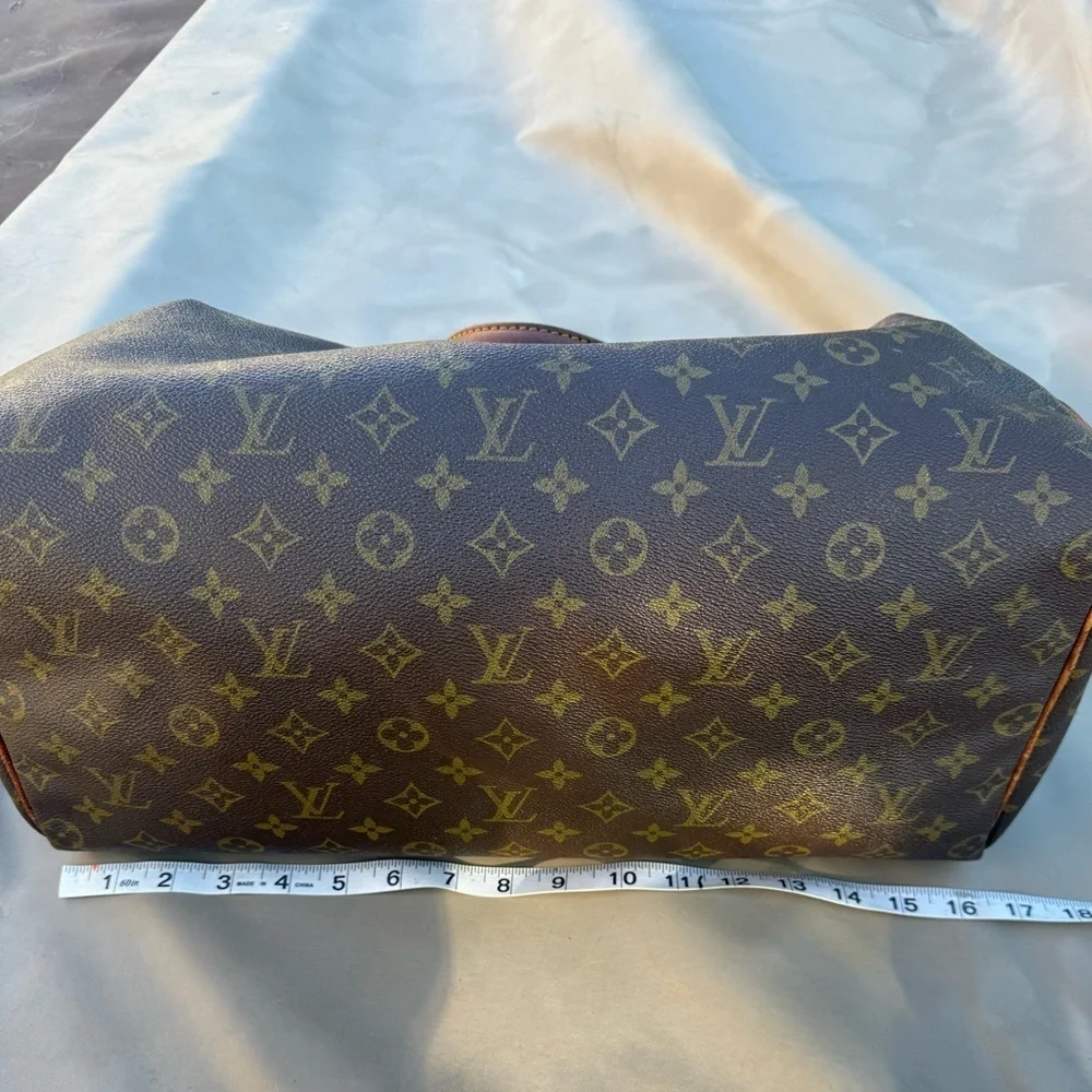 Authentic Vintage Speedy 40